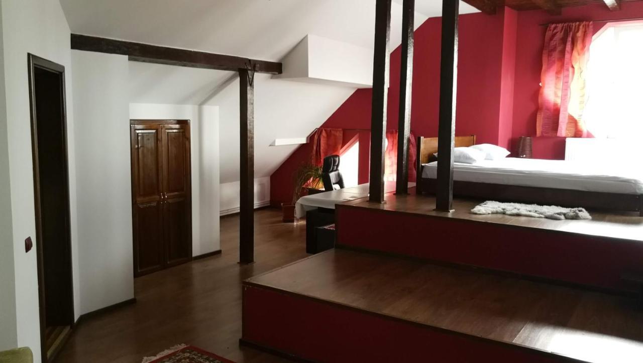 Pension Casa Contelui Rîşnov Esterno foto